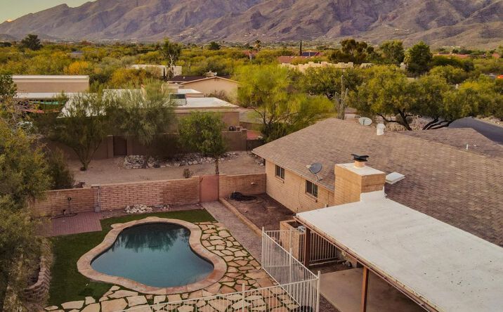 Pictures of Multifamily property located at 8234 East Big Horn Trail, Tucson, AZ 85750 for sales - image #1