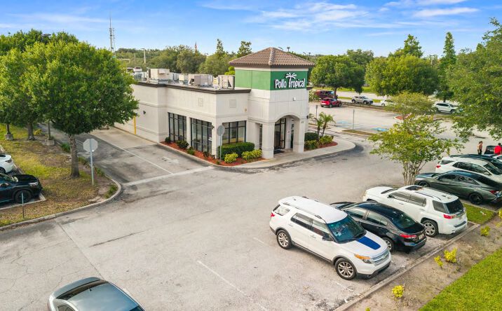 Pictures of Retail property located at 828 Providence Rd, Brandon, FL 33511 for sales - image #1
