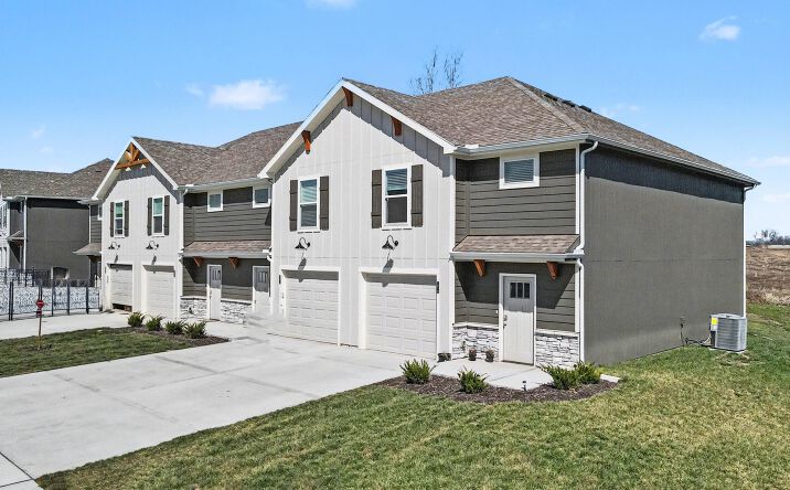 Pictures of Multifamily property located at 501 Pine Drive, Odessa, MO 64076 for sales - image #1