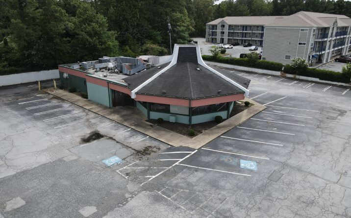 Pictures of Retail property located at 5099 Memorial Drive, Stone Mountain, GA 30083 for sales - image #1