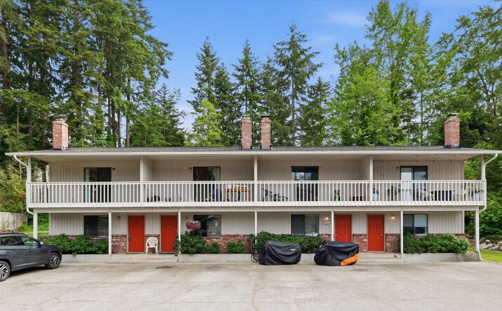 Pictures of Multifamily property located at 12813 109th Avenue Court East, Puyallup, WA 98374 for sales - image #1