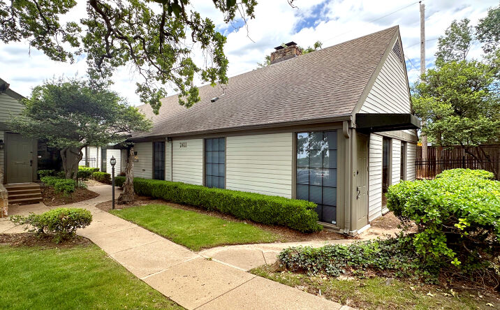 Pictures of Office property located at 2411 East Skelly Drive, Tulsa, OK 74105 for sales - image #1