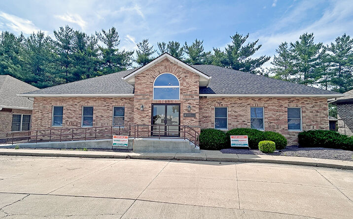 Pictures of Office property located at 4 Sunset Hills Professional Center, Edwardsville, IL 62025 for sales - image #1