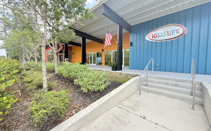 Pictures of Retail, Office, Mixed Use property located at 6051 Bayshore Drive, Naples, FL 34112 for sales - image #1