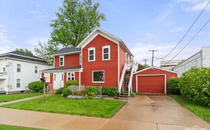 Pictures of Multifamily, Office, Mixed Use property located at 250 Peru St, Paw Paw, IL 61353 for sales - image #1