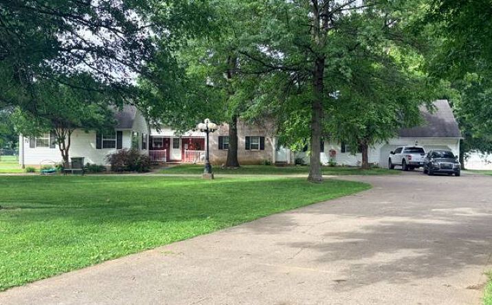 Pictures of Mixed Use property located at 102 William & Mary Ct., Henderson, KY 42420 for sales - image #1