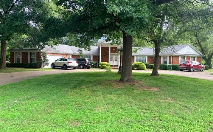 Pictures of Mixed Use property located at 133 William & Mary Ct., Henderson, KY 42420 for sales - image #1