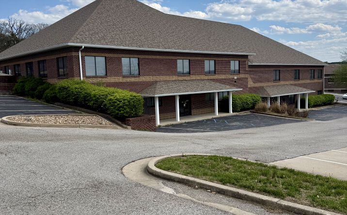 Pictures of Office property located at 919 WILDWOOD DR, JEFFERSON CITY, MO 65109 for sales - image #1