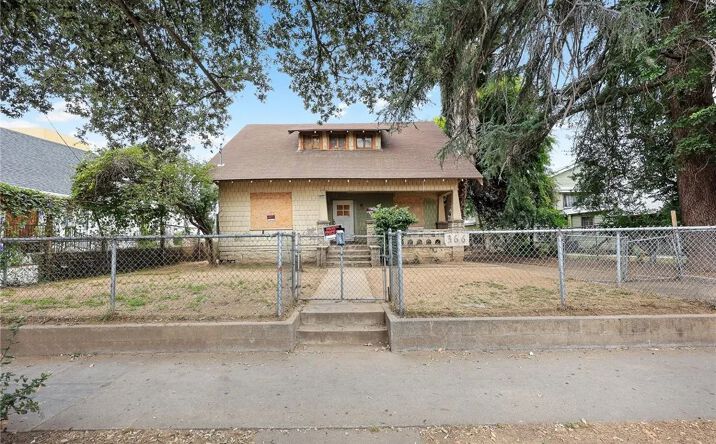 Pictures of Land property located at 366 E Orange Grove, Pasadena, CA 91104 for sales - image #1