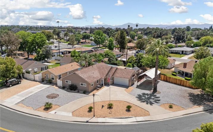 Pictures of Multifamily property located at 3540 Nelson, Riverside, CA 92506 for sales - image #1