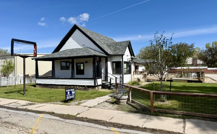 Pictures of Retail property located at 110 East Main Avenue, Saratoga, WY 82331 for sales - image #1