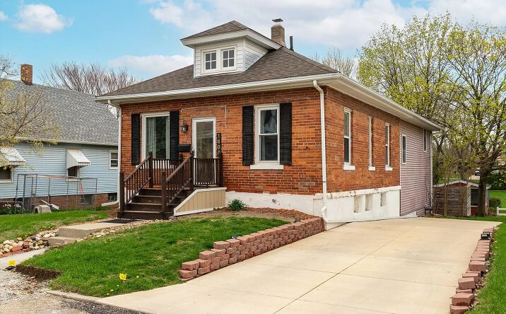 Pictures of Hospitality property located at 1604 Sobieski Street, La Salle, IL 61301 for sales - image #1