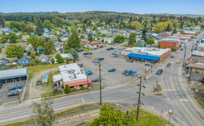 Pictures of Retail property located at 112 Northeast Main Street, Willamina, OR 97396 for sales - image #1