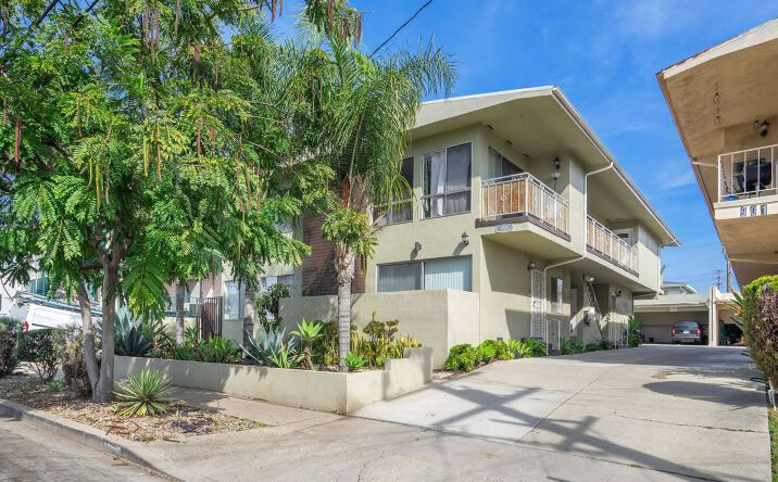 Pictures of Retail, Business for Sale property located at 830 Pacific Coast Highway, El Segundo, CA 90245 for sales - image #1