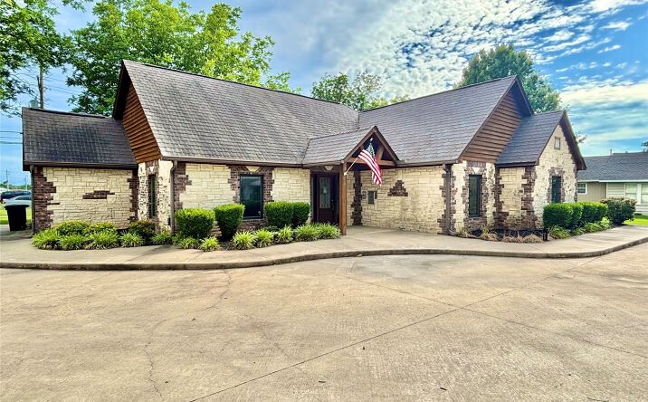Pictures of Mixed Use, Office property located at 502 W Main Street, Stigler, OK 74462 for sales - image #1
