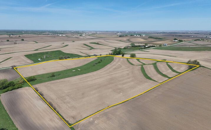 Pictures of Land property located at P Avenue, Marengo, IA 52301 for sales - image #1