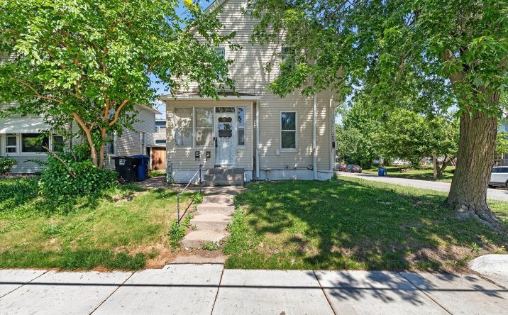 Pictures of Multifamily property located at 1730 10th Street, Moline, IL 61265 for sales - image #1