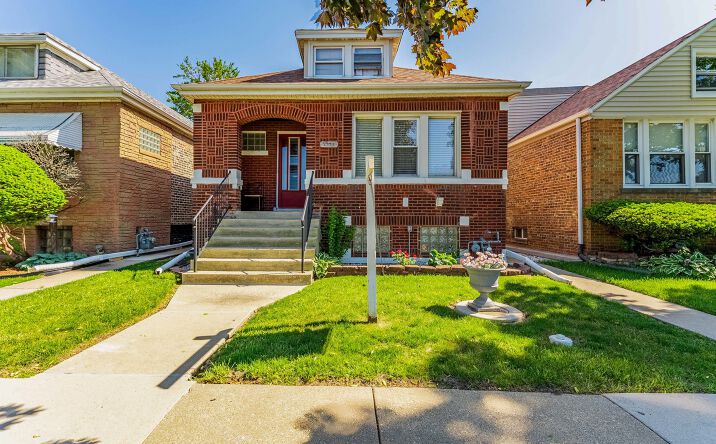 Pictures of Multifamily property located at 5511 W 31st Street, Cicero, IL 60804 for sales - image #1