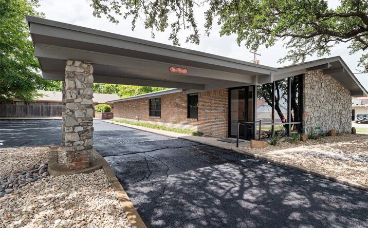 Pictures of Office property located at 1512 Crestridge Drive, Cleburne, TX 76033 for sales - image #1
