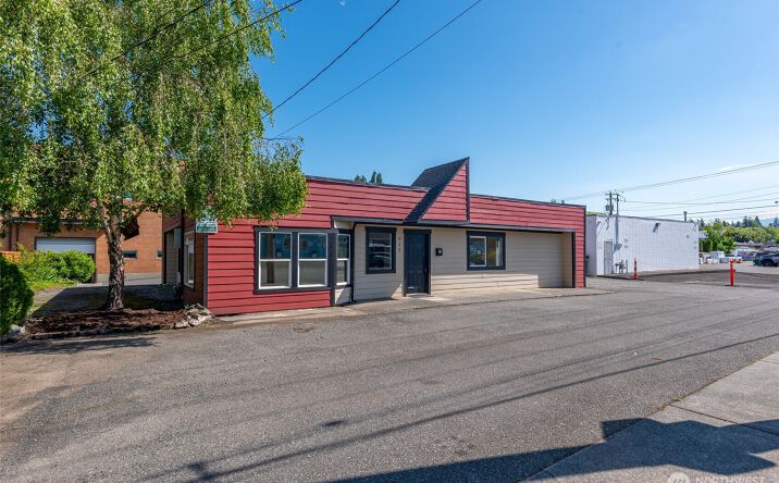 Pictures of Industrial property located at 915 McLean Road, Mount Vernon, WA 98273 for sales - image #1