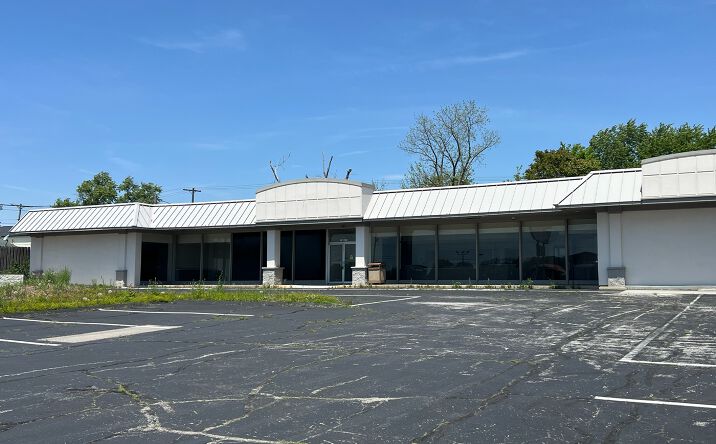 Pictures of Office, Retail property located at 8118 E. Washington St., Indianapolis, IN 46219 for sales - image #1