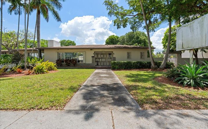 Pictures of Mixed Use, Office property located at 999 N Krome Ave, Homestead, FL 33030 for sales - image #1