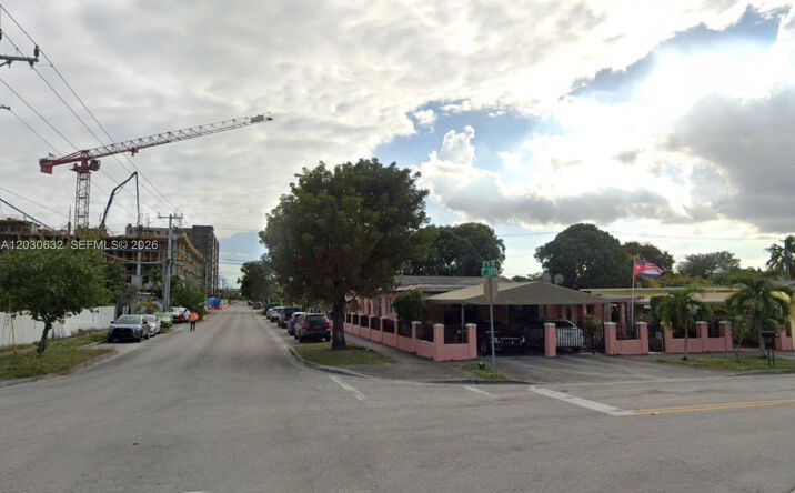 Pictures of Land property located at 890 E 28th St, Hialeah, FL 33013 for sales - image #1