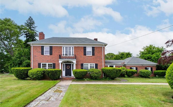 Pictures of Office, Land, Multifamily property located at 873 Warwick Avenue, Warwick, RI 02888 for sales - image #1