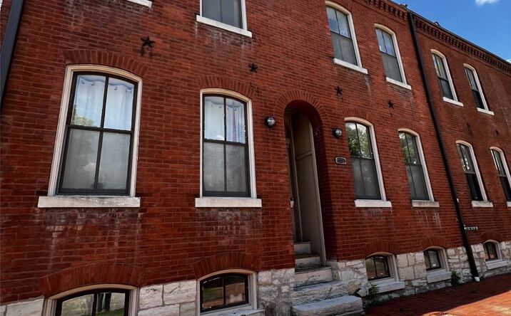 Pictures of Multifamily property located at 2009 South 11th Street, St. Louis, MO 63104 for sales - image #1