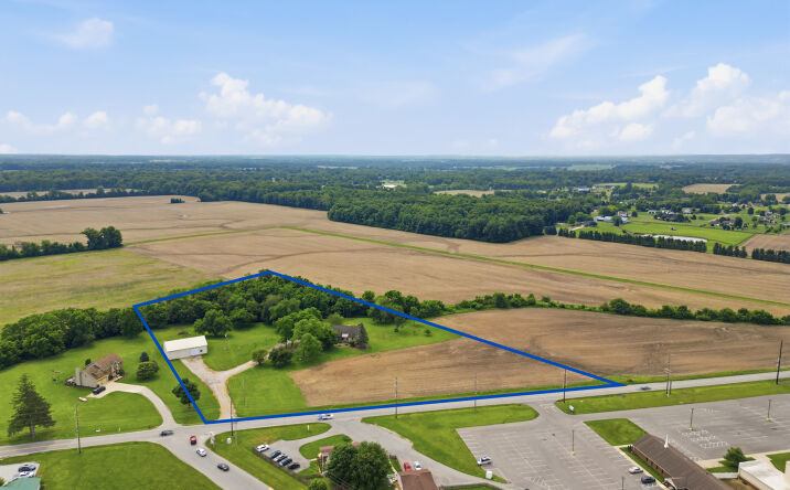 Pictures of Retail, Special Purpose, Mixed Use property located at 11876 PICKERINGTON RD, PICKERINGTON, OH 43147-9432 for sales - image #1