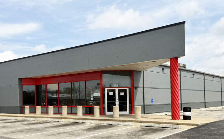 Pictures of Retail, Industrial property located at 2520 11th St., Rockford, IL 61104 for sales - image #1