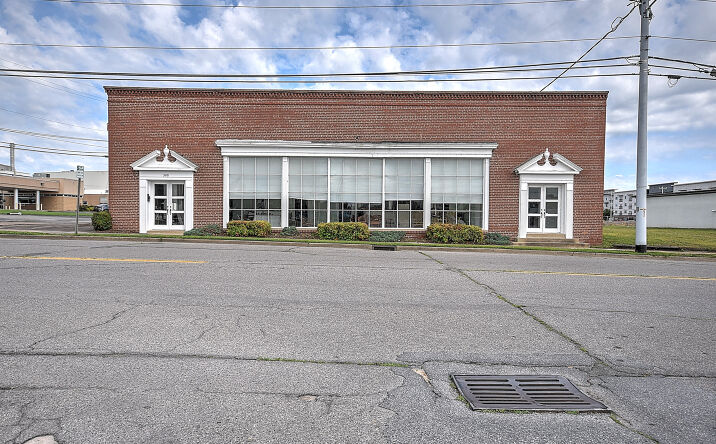 Pictures of Retail property located at 320 Revere Street, Kingsport, TN 37660 for sales - image #1