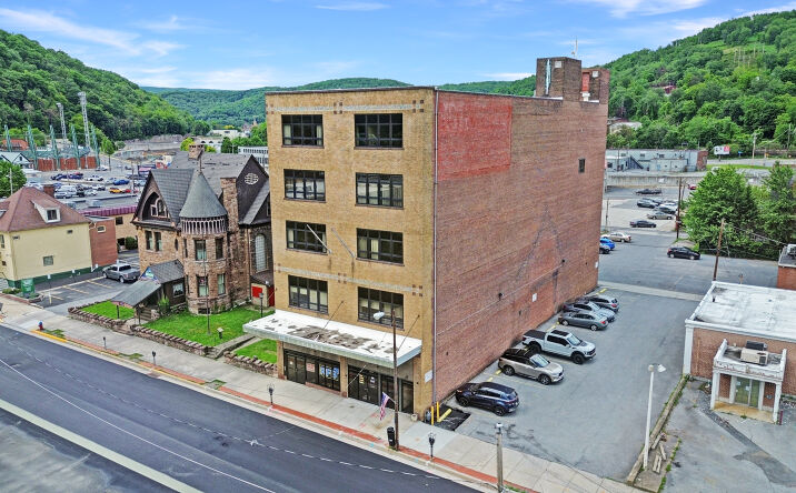 Pictures of Retail, Office, Mixed Use property located at 239 MAIN ST, JOHNSTOWN, PA 15901-1640 for sales - image #1