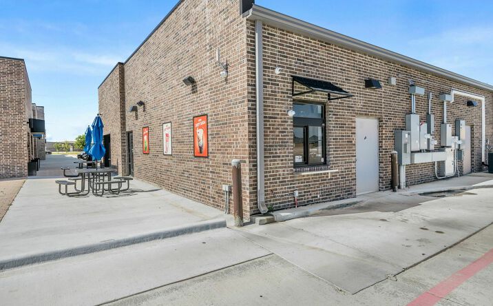 9402 Hillside Road, Amarillo