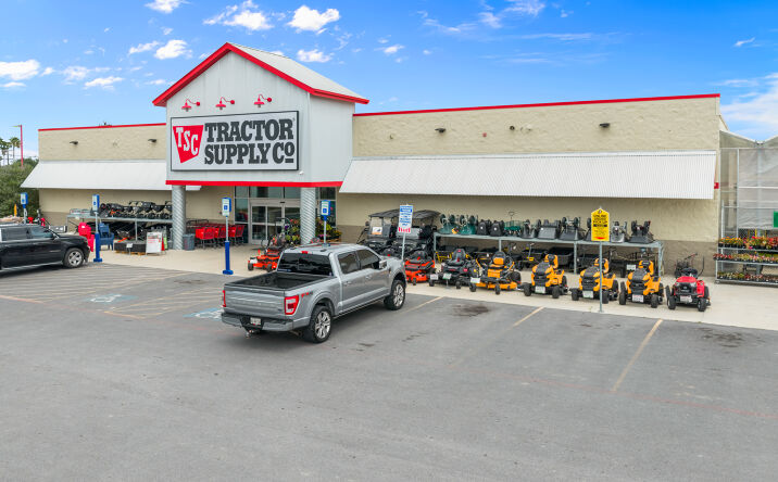 Pictures of Retail property located at 6823 S. Cage Blvd., Pharr, TX 85234 for sales - image #1