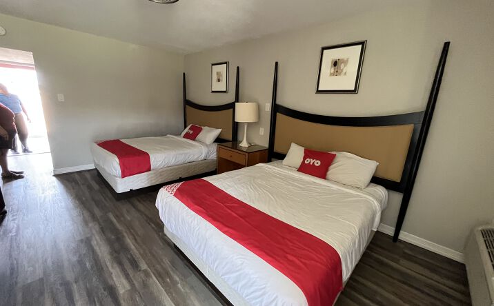 Pictures of Hospitality property located at 815 S US HWY 281, ALICE, TX 78332-7135 for sales - image #1