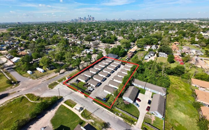 Pictures of Multifamily property located at 3805-3813 Wipprecht St., Houston, TX 77026 for sales - image #1