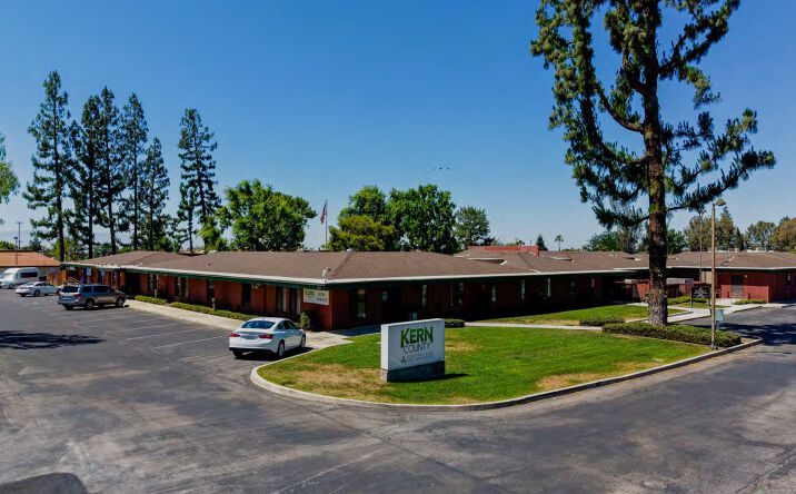 Pictures of Office property located at 2525 North Chester Avenue, Bakersfield, CA 93308 for sales - image #1