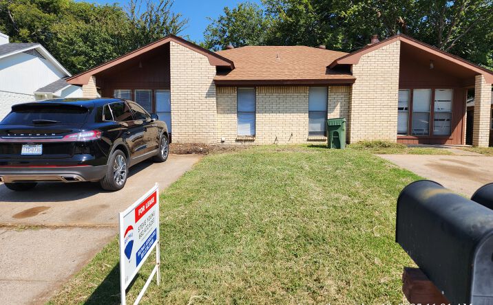 Pictures of Multifamily property located at 515 Gibbins Court, Arlington, TX 76011 for sales - image #1