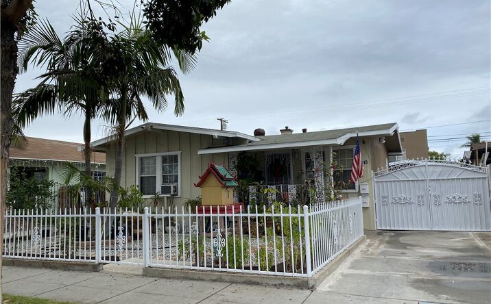 Pictures of Multifamily property located at 2310 Elm Avenue, Long Beach, CA 90806 for sales - image #1