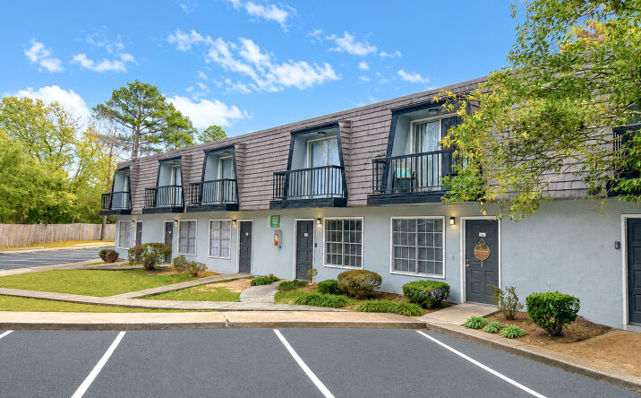 Pictures of Multifamily property located at 4690 Log Cabin Drive, Macon, GA 31204 for sales - image #1