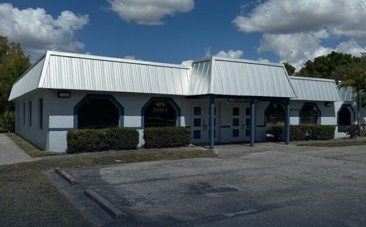 Pictures of Office property located at 6371 Presidential Court, Fort Myers, FL 33919 for sales - image #1