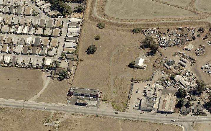 Pictures of Multifamily property located at 1550 San Juan Hollister Rd, Hollister, CA 95023 for sales - image #1