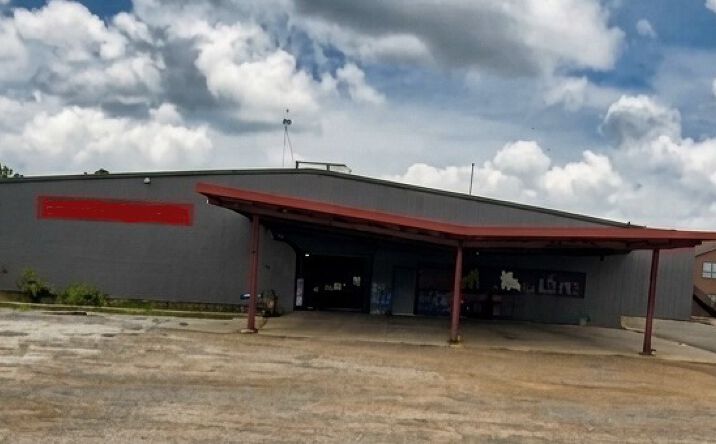 Pictures of Mixed Use property located at 2109 North Esplanade Street, Cuero, TX 77954 for sales - image #1