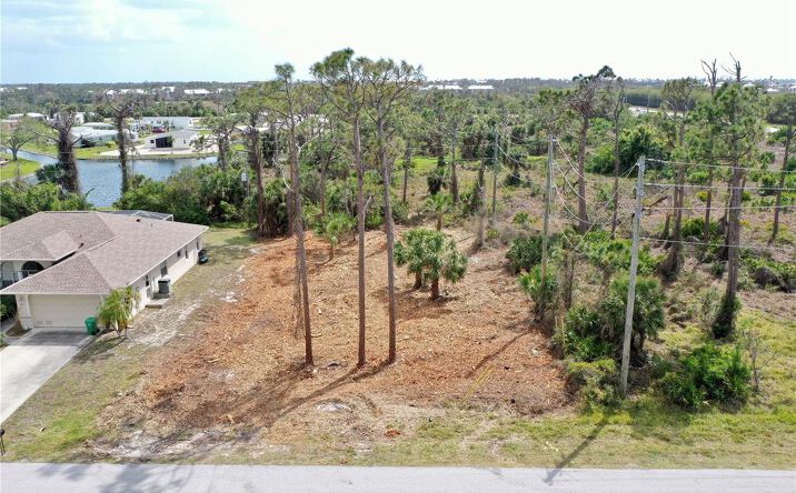 Pictures of Land property located at 8905 Bantry Bay Blvd, Englewood, FL 34224 for sales - image #1