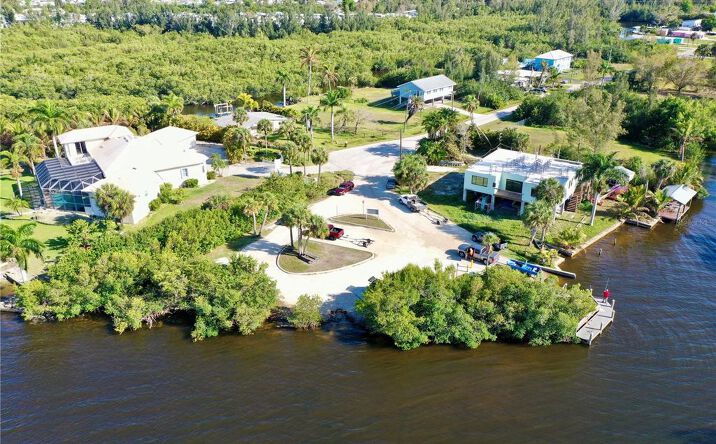 Pictures of Land property located at 2803 Riverside Drive, Punta Gorda, FL 33950 for sales - image #1