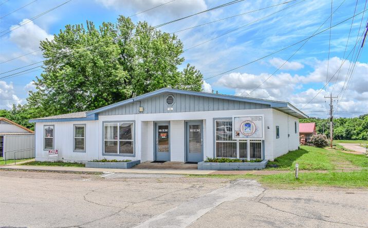 Pictures of Office property located at 106 SE 2nd Street, Antlers, OK 74523 for sales - image #1