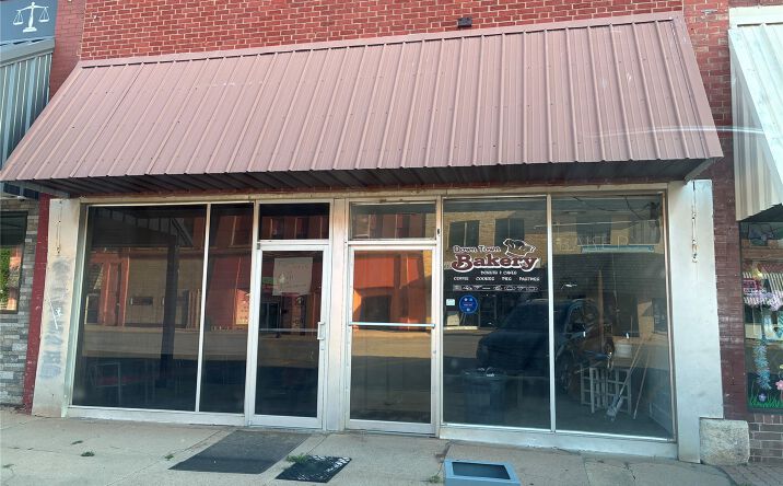 Pictures of Retail, Office property located at 123 W Broadway Street, Anadarko, OK 73005 for sales - image #1