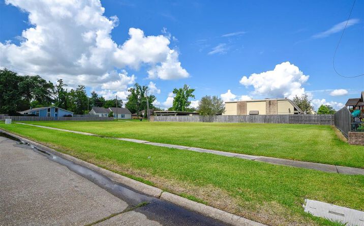 Pictures of Land property located at TBD Kingston Street, Lake Charles, LA 70605 for sales - image #1