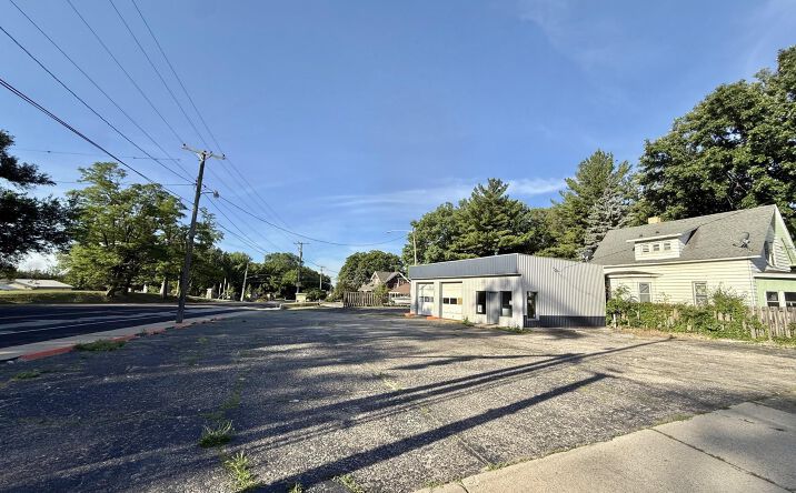 Pictures of Retail property located at 3037 N PROSPECT Road, Peoria, IL 61603 for sales - image #1